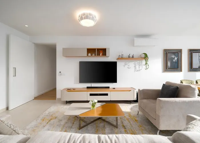 Charming New 2 Bedroom Built 2023 Лагуш