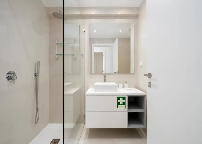 Charming New 2 Bedroom Built 2023 * Лагуш